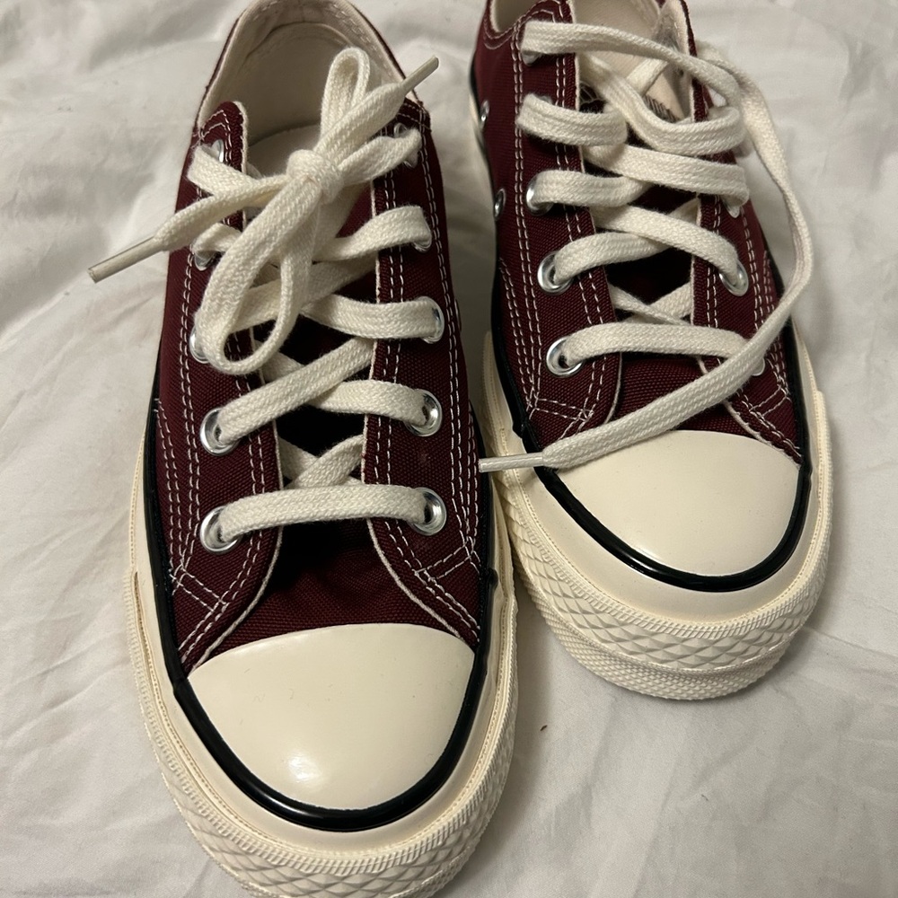 Maroon Chuck 70 Low sneakers